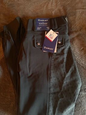 ✨ Ariat Tri Factor Grip Full Seat Breeches – 30R - BLACK - NWT ✨